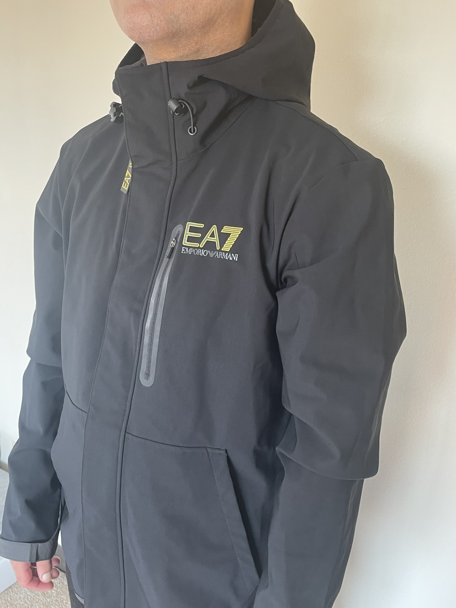 Jaqueta EA7 Emporio Armani com capuz — M