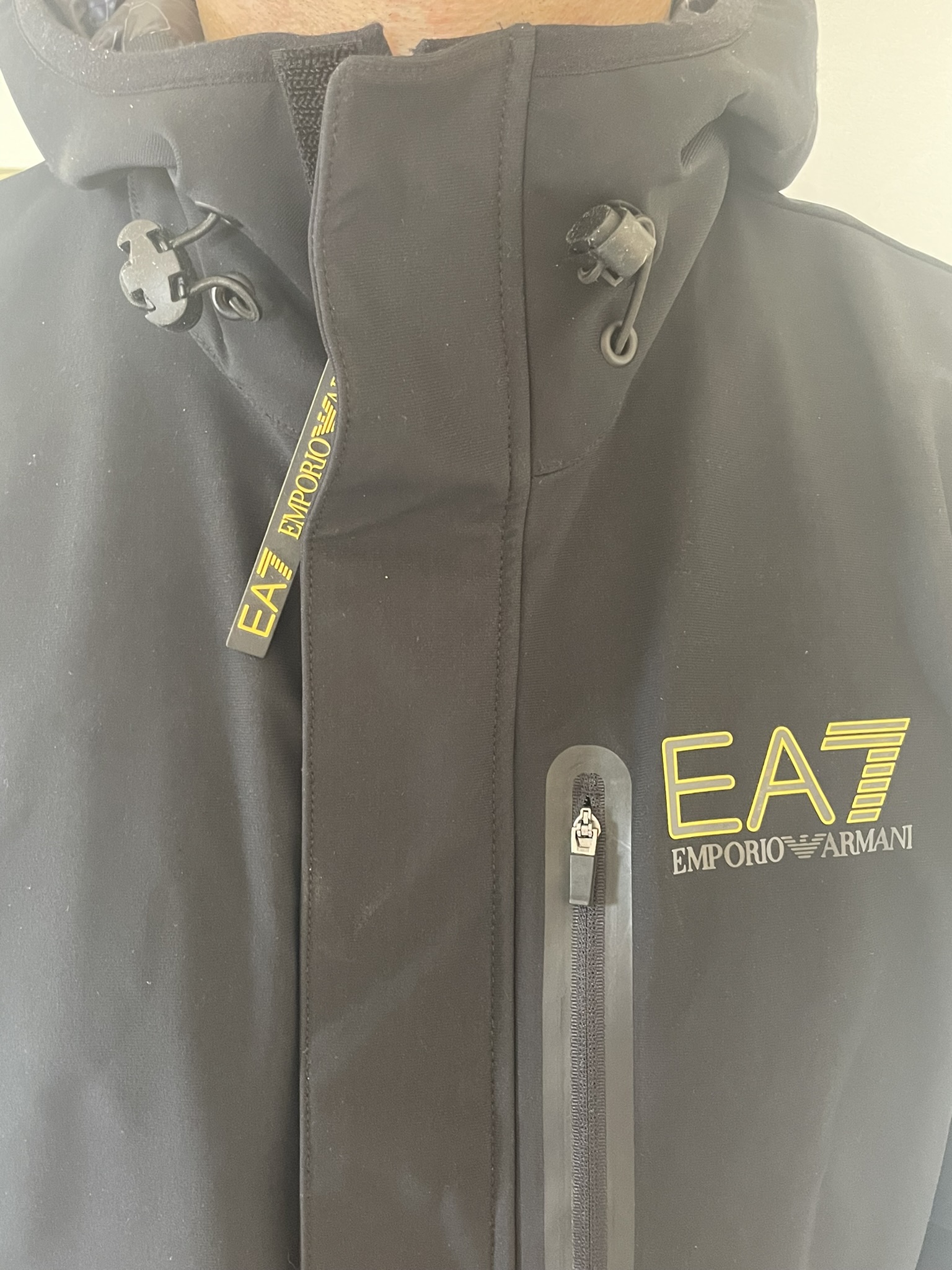 Jaqueta EA7 Emporio Armani com capuz — M